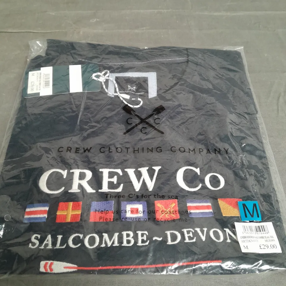 CREW CLOTHING COMPANY FLAG TEE SIZE M