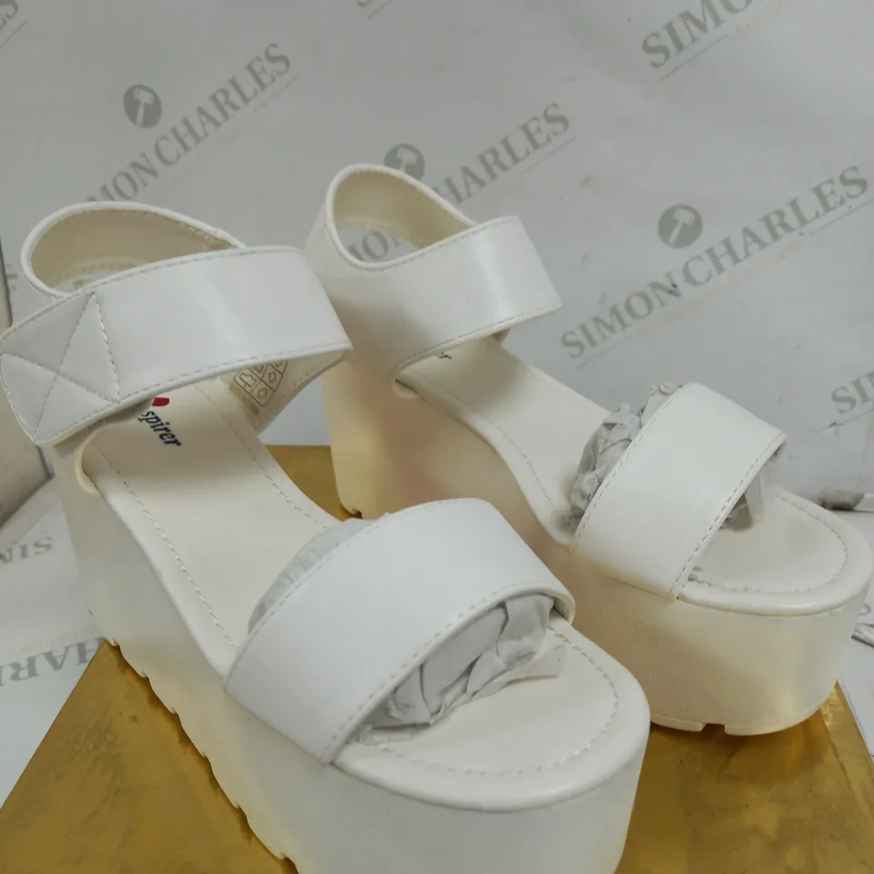 BOX OF APPROXIMATELY 10 PAIRS OF ASPIRE WHITE PLATFORM SHOES 
