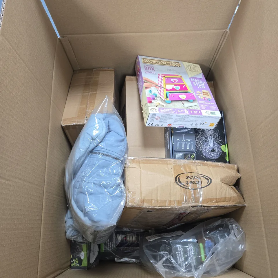 BOX OF APPROXIMATELY 15 ASSORTED ITEMS TO INCLUDE CLOTHING, SMART SOLAR FLOATING FOUNTAIN, WOOD WORX JEWELLERY BOX PROJECT ETC