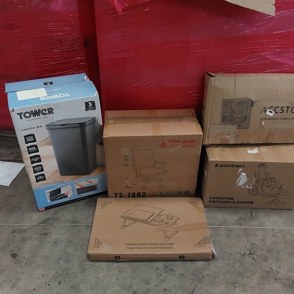 PALLET OF ASSORTED ITEMS INCLUDING: OFFICE CHAIR, VACUUM CLEANER, SENSOR BIN, LAPTOP DESK, FABRIC WARDROBE 