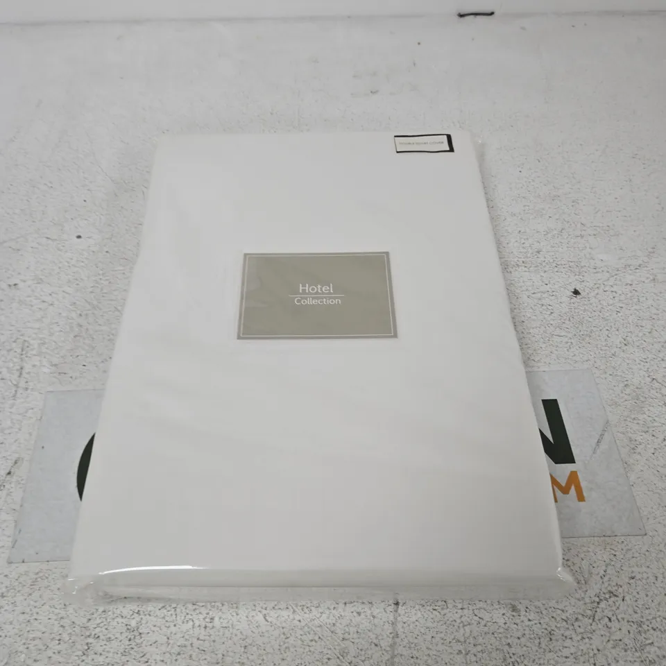 10 X HOTEL COLLECTION DOUBLE DUVET COVERS IN WHITE 