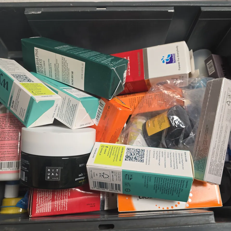 APPROXIMATELY 20 ASSORTED HEALTH & BEAUTY PRODUCTS TO INCLUDE THE RITUAL OF JING SALT BODY SCRUB, WYPE SOOTHE REFILL, SUPER-NUTRIENT ORGANIC BODY OIL, ETC - COLLECTION ONLY