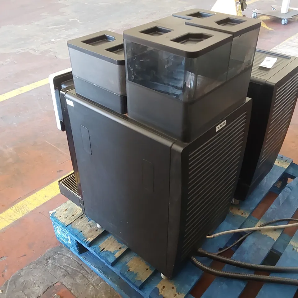 FRANKE A600 SWISS MADE COMMERCIAL COFFEE MACHINE WITH CLEANMASTER MILK CHILLER