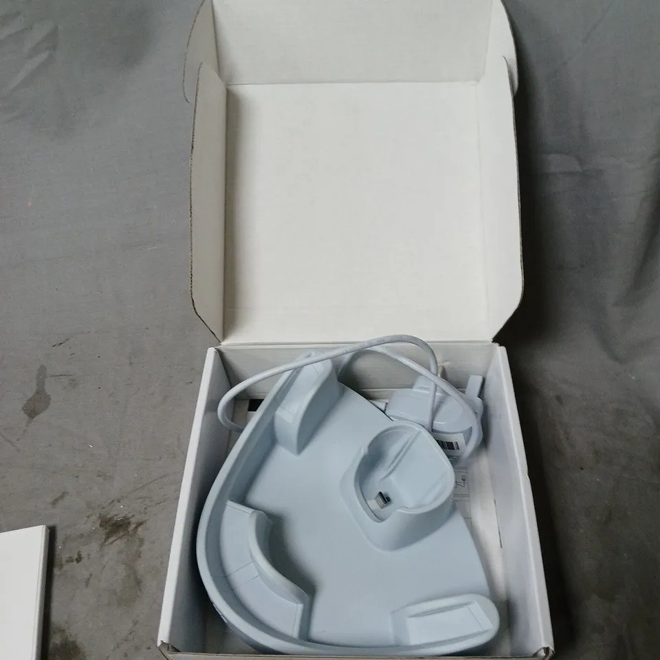 SHARK CRYO GLOW CHARGING STAND 