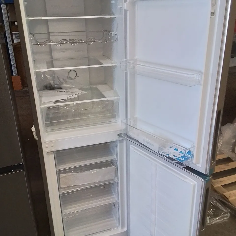 TPBOSCH SERIES 2 STAINLESS STEEL 50/50 FRIDGE FREEZER
