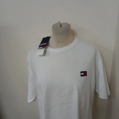 TOMMY HILFIGER LOGO CREW NECK T-SHIRT SIZE M
