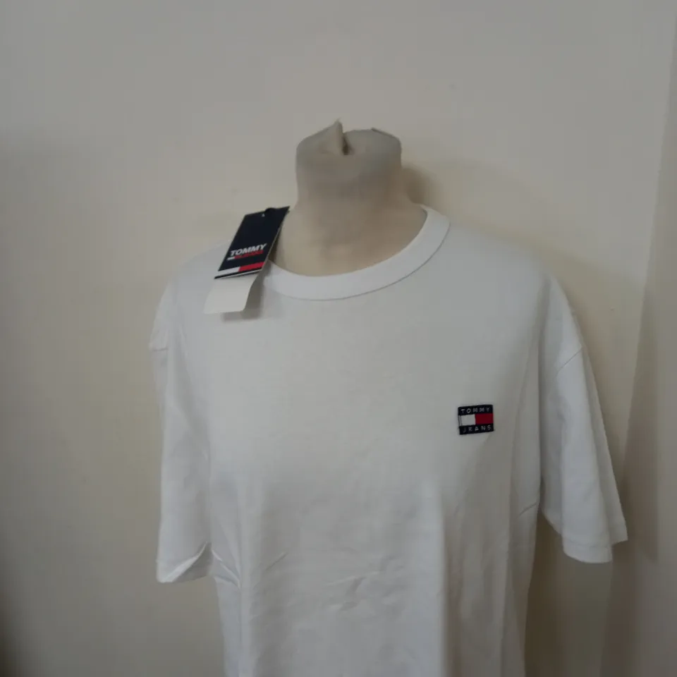TOMMY HILFIGER LOGO CREW NECK T-SHIRT SIZE M