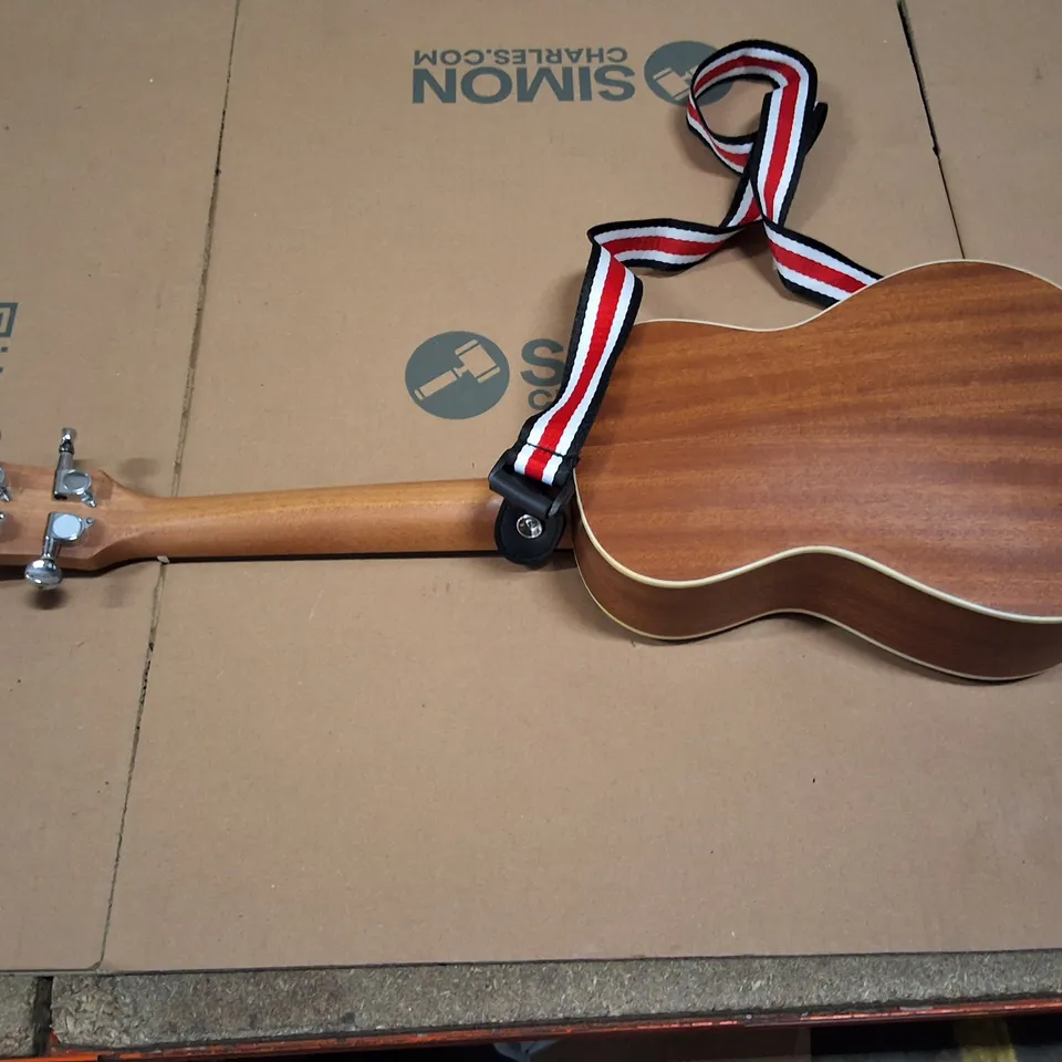 ACOUSTIC UKULELE WITH STRAP – NATURAL WOOD FINISH