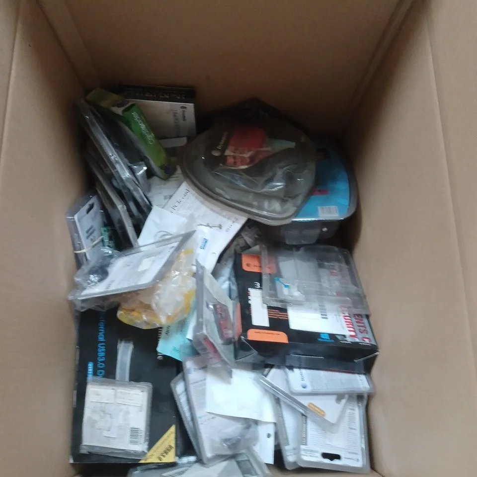 APPROXIMATELY 20 ASSORTED ELECTRICAL ITEMS TO INCLUDE BLUETOOTH ADAPTER, HEADPHONES AND CARD READER