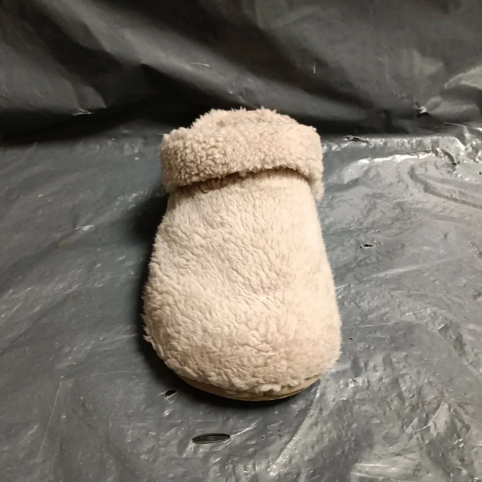 PAIR OF CROCS CLASSIC COZZZY SLIPPERS IN TAUPE SIZE UK M8/W9