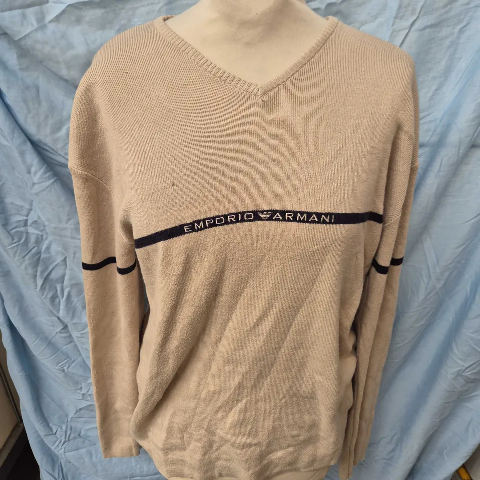EMPORIO ARMANI BEIGE KNIT V-NECK JUMPER – UK 42