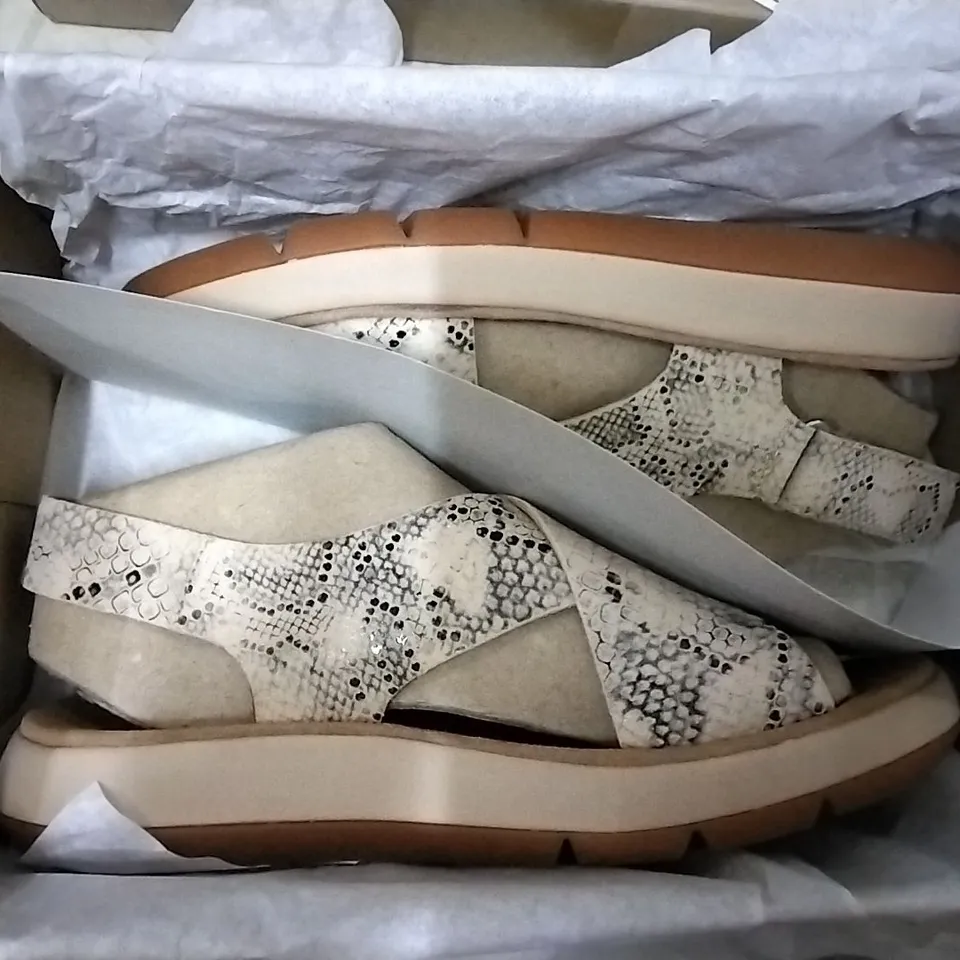 2 CLARKS SHOE BOXES CONTAINING JEMSA CROSS SANDAL TAUPE SNAKE SIZE 3