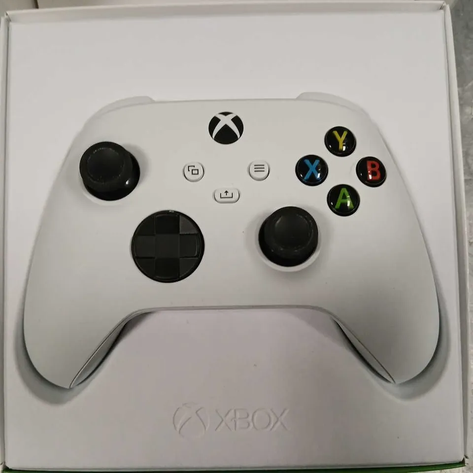 BOXED XBOX WIRELESS CONTROLLER