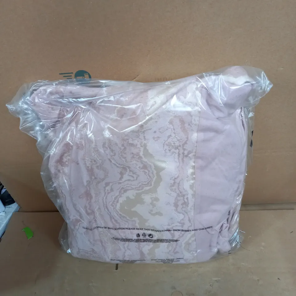 MICHELLE KEEGAN LUXE MARBLE DUVET SET RRP £69