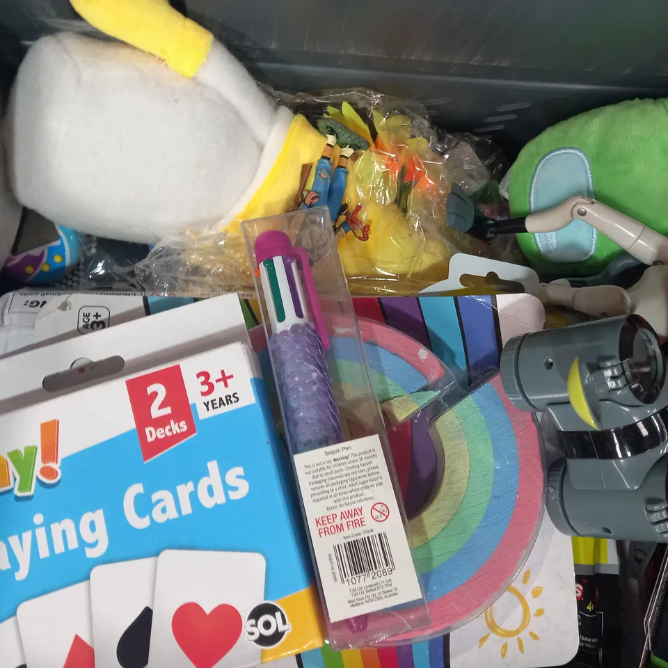 LOT OF APPROXIMATELY 10 ASSORTED TOYS AND GAMES TO INCLUDE BRIO WORLD GHOST TRAIN, OIL PASTELS, PLAYING CARDS, ETC