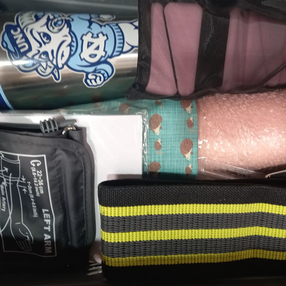 LOT OF APPROXIMATELY 10 ASSORTED HOUSEHOLD ITEMS TO INCLUDE MILK PRO MILK FROTHER, KINGAVON LED PUSH LIGHT, WRIST SUPPORT SPLINT, ETC