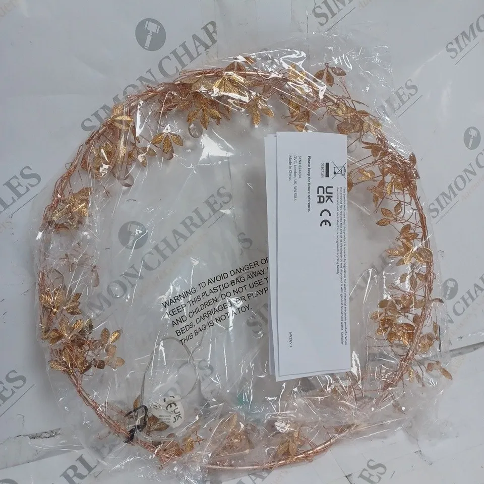 BOXED ALISON CORK PRE LIT JEWELLED WREATH 