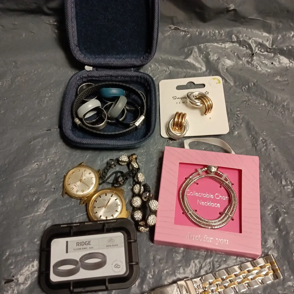APPROXIMATELY 15 ASSORTED JEWELLERY PRODUCTS TO INCLUDE EARRINGS, WATCH, BRACELETS ETC 