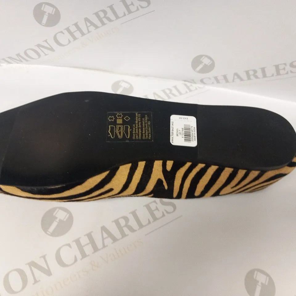 OLIVER BONAS ANIMAL TIGER BALLET SHOE SIZE 7