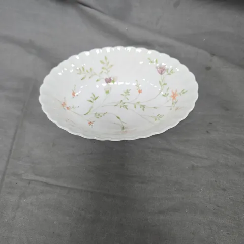 WEDGWOOD BONE CHINA BOWL – CAMPION PATTERN, FLORAL INTERIOR, SCALLOPED EDGE