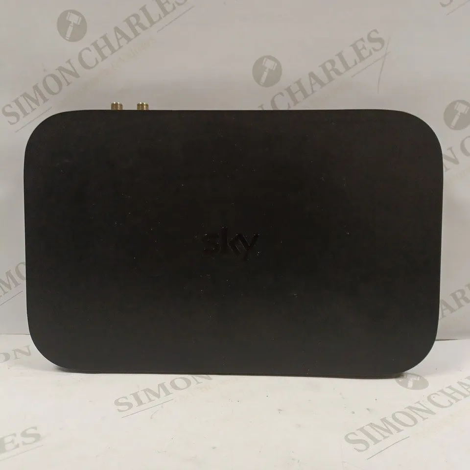 SKY Q BOX ES340D8 1TB