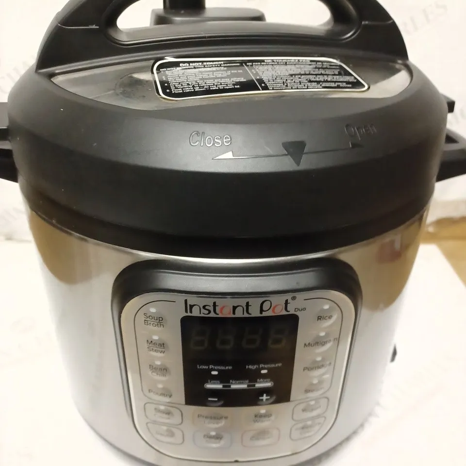 INSTANT POT DUO SMART PRESSURE COOKER