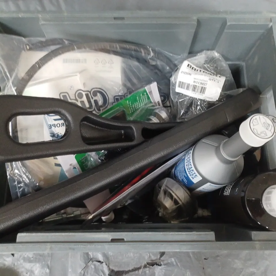 APPROXIMATELY 8 ASSORTED VEHICLE PARTS & ACCESSORIES TO INCLUDE AIR FRESHENER , DIESEL SYSTEM CLEANER, ANGLE GRINDER PIN WRENCH, ETC - COLLECTION ONLY