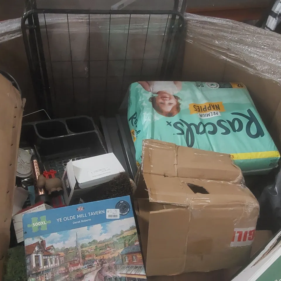 PALLET CONTAINING A VERY LARGE QUANTITY OF ASSORTED CONSUMER PRODUCTS INCLUDING: PAMPERS NAPPIES, LUMOCOLOUR PENS, JIGSAW, LAUNDRY BASKET ECT