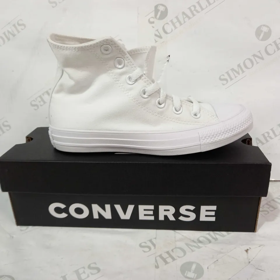 BOXED PAIR OF CONVERSE SHOES IN WHITE UK 4.5