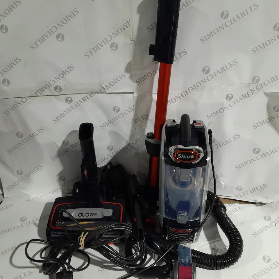 SHARK CORDED VACUUM