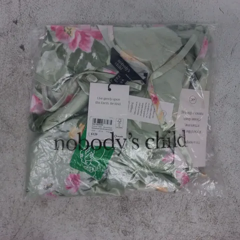BAGGED NOBODY'S CHILD BRIDESMAIDS TRIXIE MIDAXI DRESS IN GREEN FLORAL PRINT SIZE UK 8