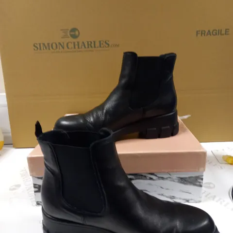MODA IN PELLE BECCA ANKLE BOOTS SIZE 7