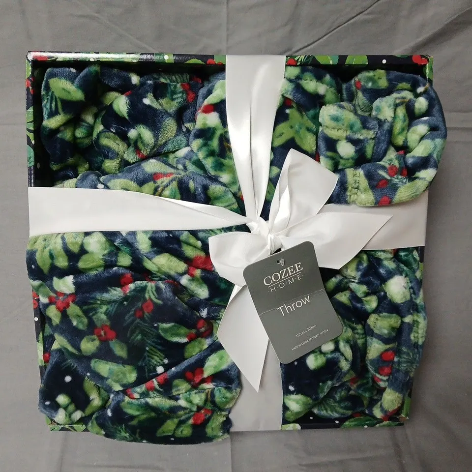 Cozee Home Throw – Leaf & Floral Pattern, 152cm x 203cm