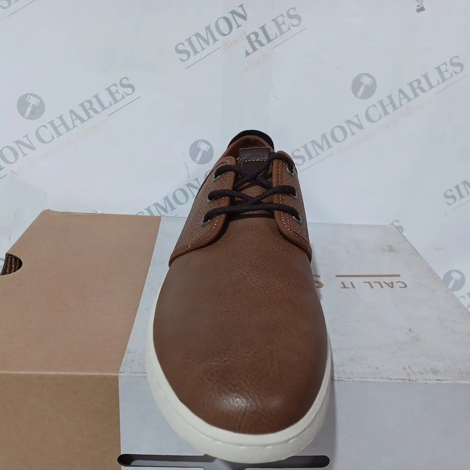 BOXED CALL IT SPRING SCROBB MENS SHOE - UK 9