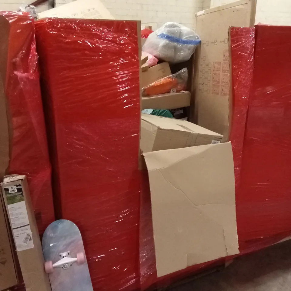PALLET OF ASSORTED HOUSEHOLD GOODS AND PRODUCTS TO INCLUDE; SKATEBOARD, FRUIT JUICER, AIR COMPRESSORS, FLEXI-BOARDER ETC