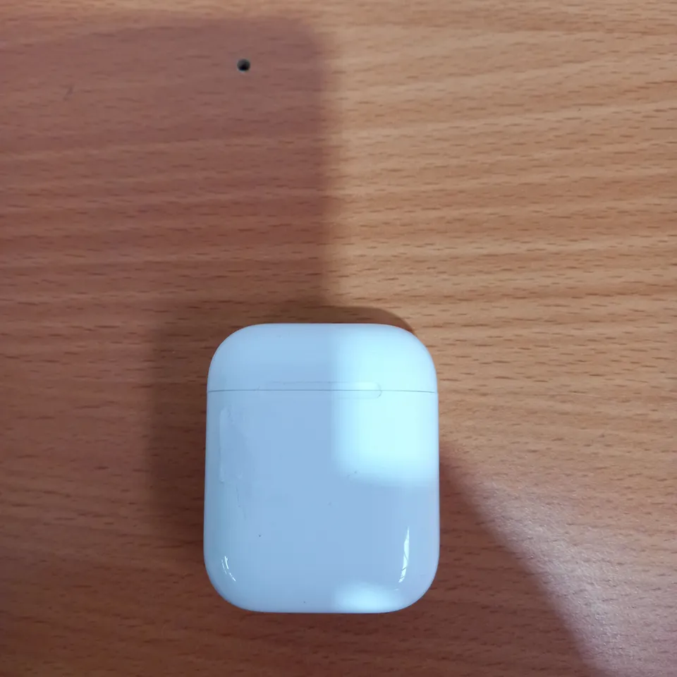 APPLE AIRPODS