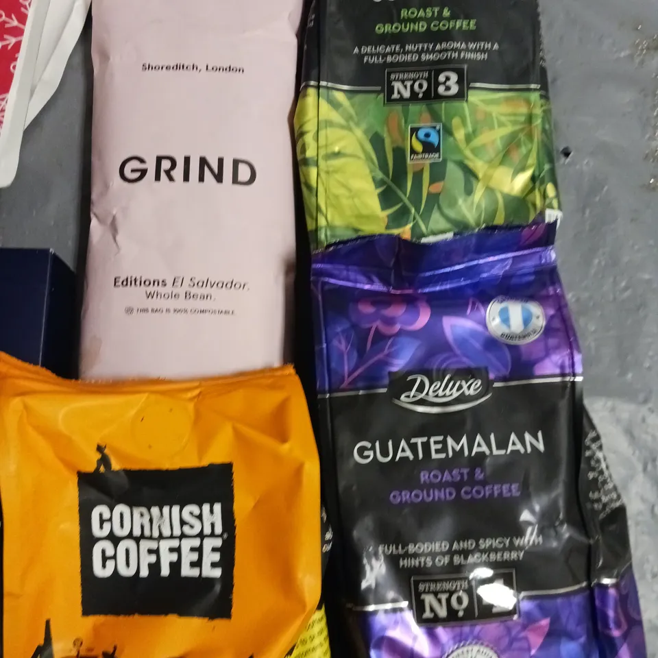 LOT OF 9 ASSORTED PACKS OF GROUND COFFEE TO INCLUDE CASTLETON AND SQUARE MILE