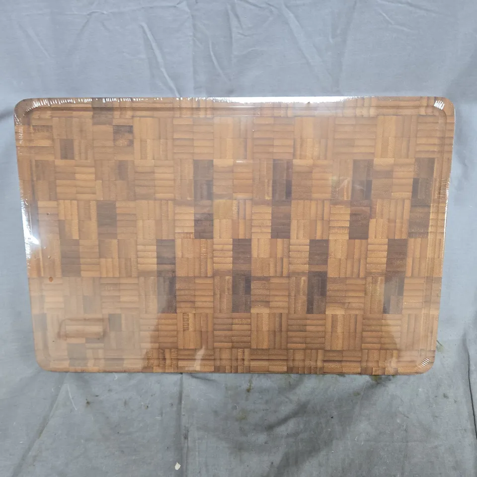 BIXED CACTUS AND CUBBY CHOPPING BOARD