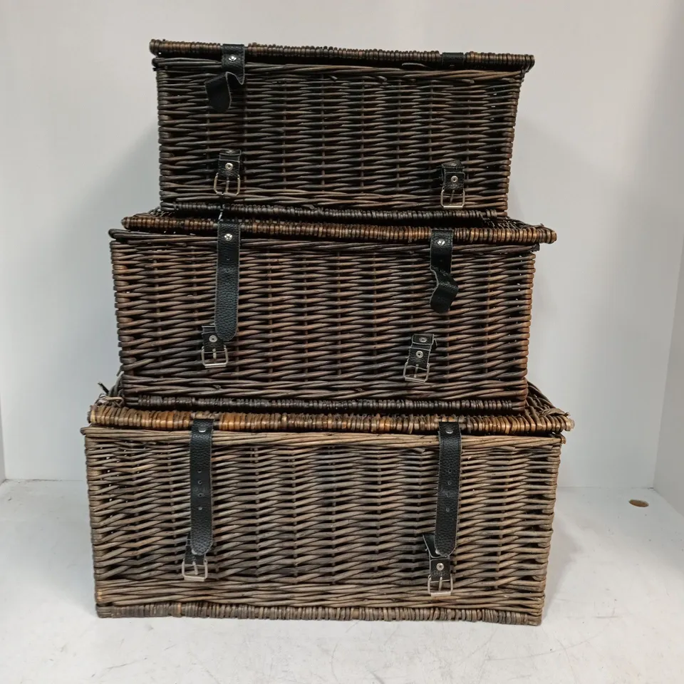 SET OF 3 WICKER STORAGE BOXES WITH STRAPS