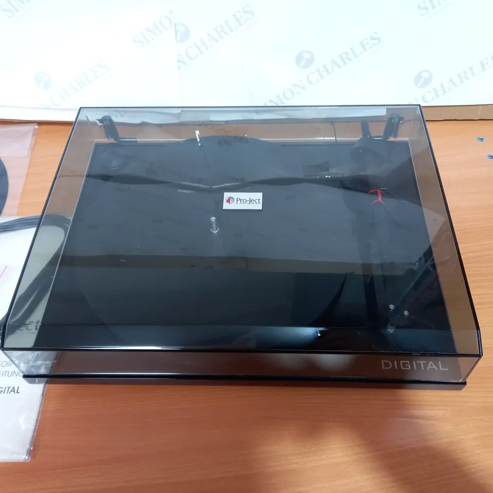 BOXED PROJECT ESSENTIAL 2 DIGITAL TURNTABLE