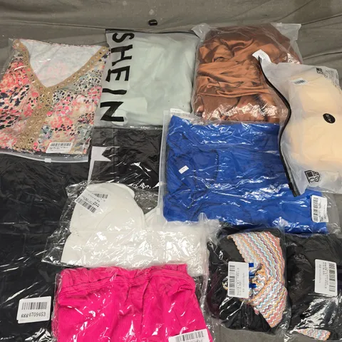 LARGE QUANTITY OF ASSORTED BAGGED CLOTHING ITEMS