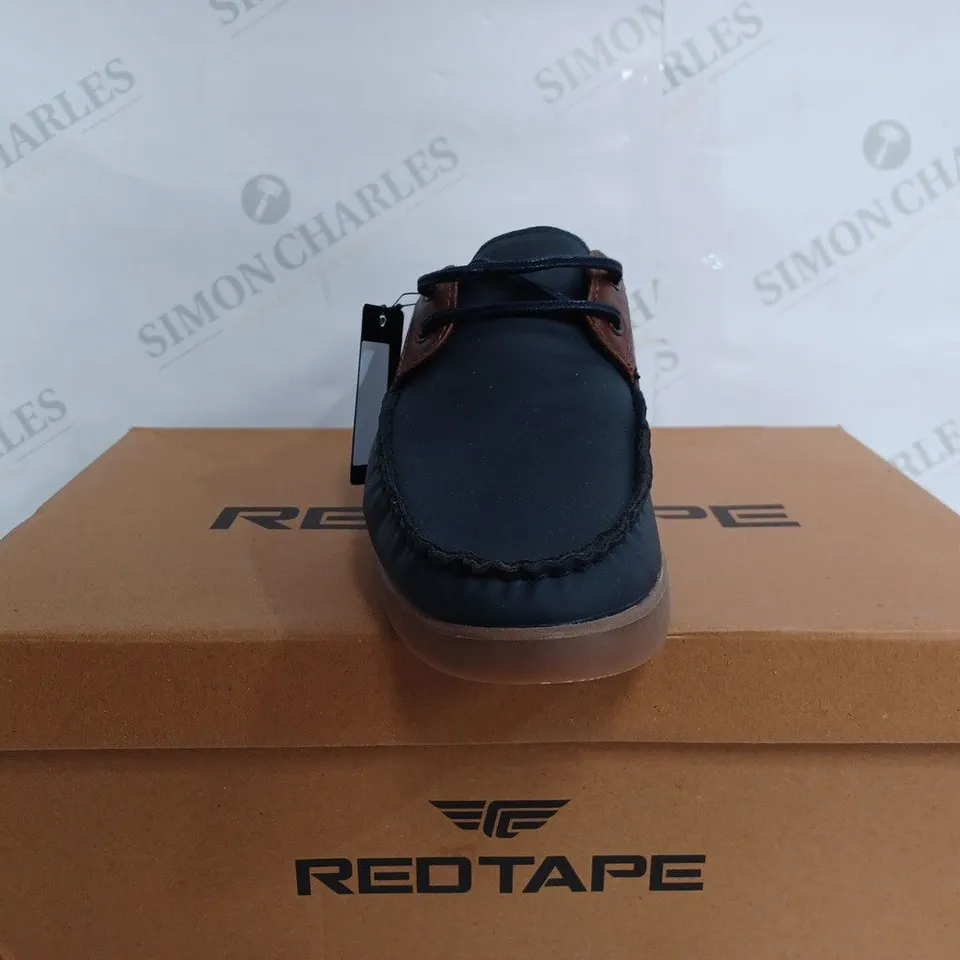 RED TAPE SCOTT BOAT SHOE NAVY BROWN - UK 7 