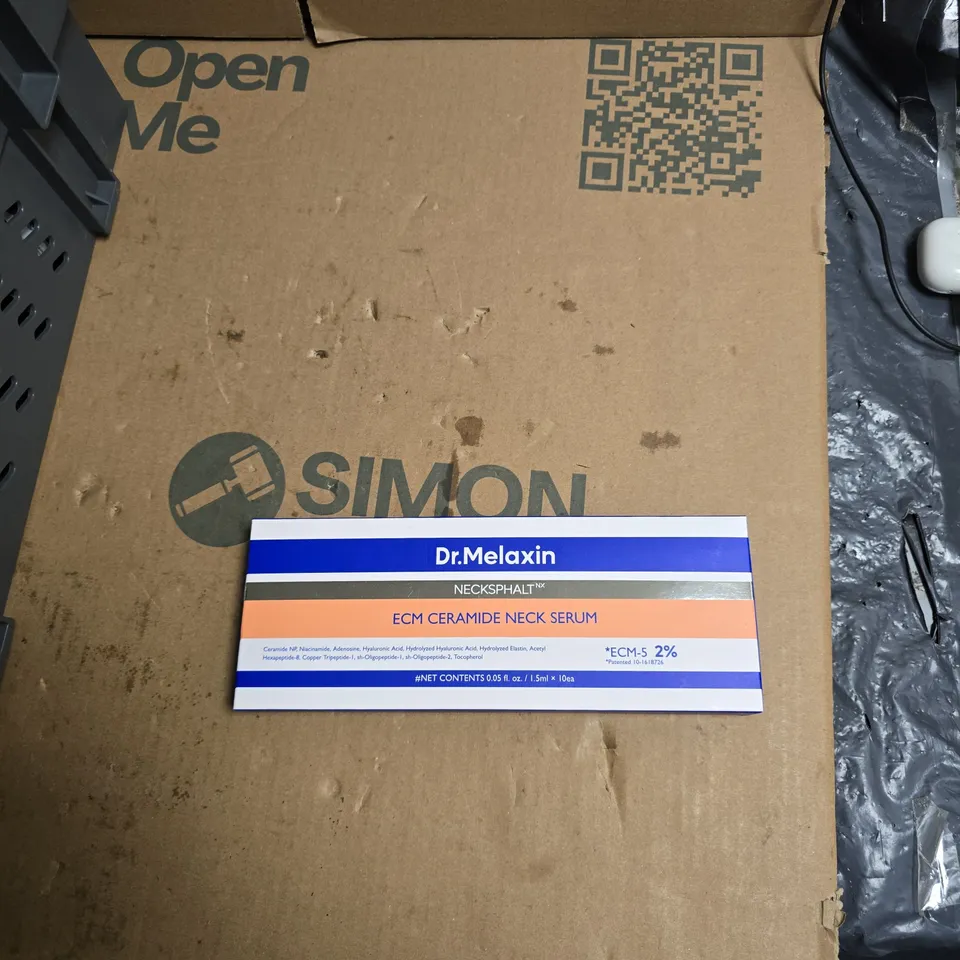 TOTE OF APPROXIMATELY 20 ASSORTED COSMETICS TO INCLUDE: NECK SERUM