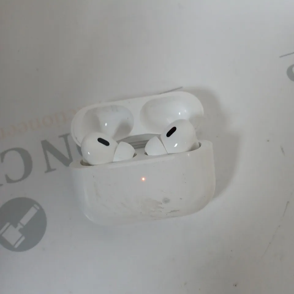 APPLE AIRPODS 2ND GENERATION