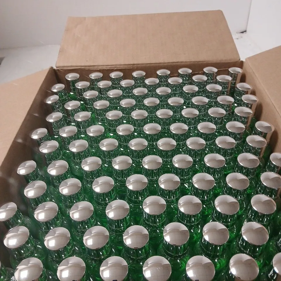 BOX OF APPROXIMATELY 150 X MOLTEN BROWN FRESHMINT MOUTWASH - 30ML