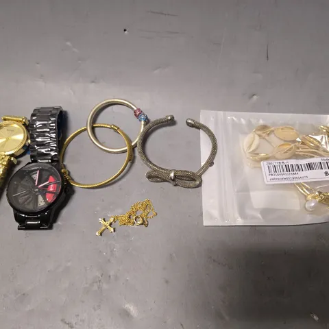 APPROXIMATELY 15 ASSORTED JEWELLERY ITEMS TO INCLUDE - NECKLACE ,BRACELET , WATCHES ETC