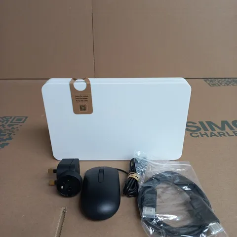 APPROXIMATELY 12 ASSORTED ELECTRICAL PRODUCTS TO INCLUDE COMPUTER MOUSE, WIFI HUBS AND AN ADAPTER PLUG