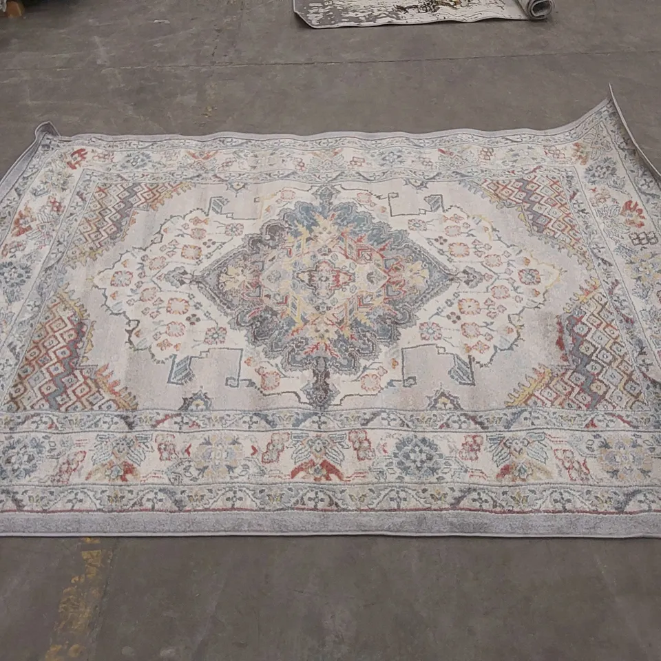 KOPF GREY/TAUPE/DARK BLUE RUG // SIZE: 200 X 275cm