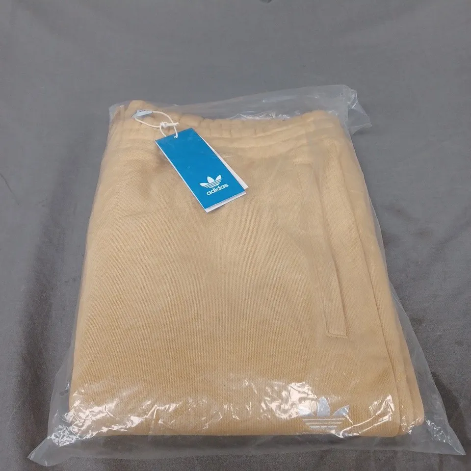 SEALED ADIDAS ORIGINAL ESSENTIAL SHORTS SIZE 2XL