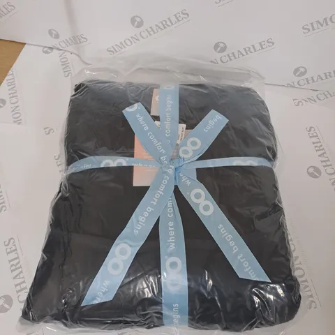 BAGGED OODIE OVERSIZED HOODED BLANKET